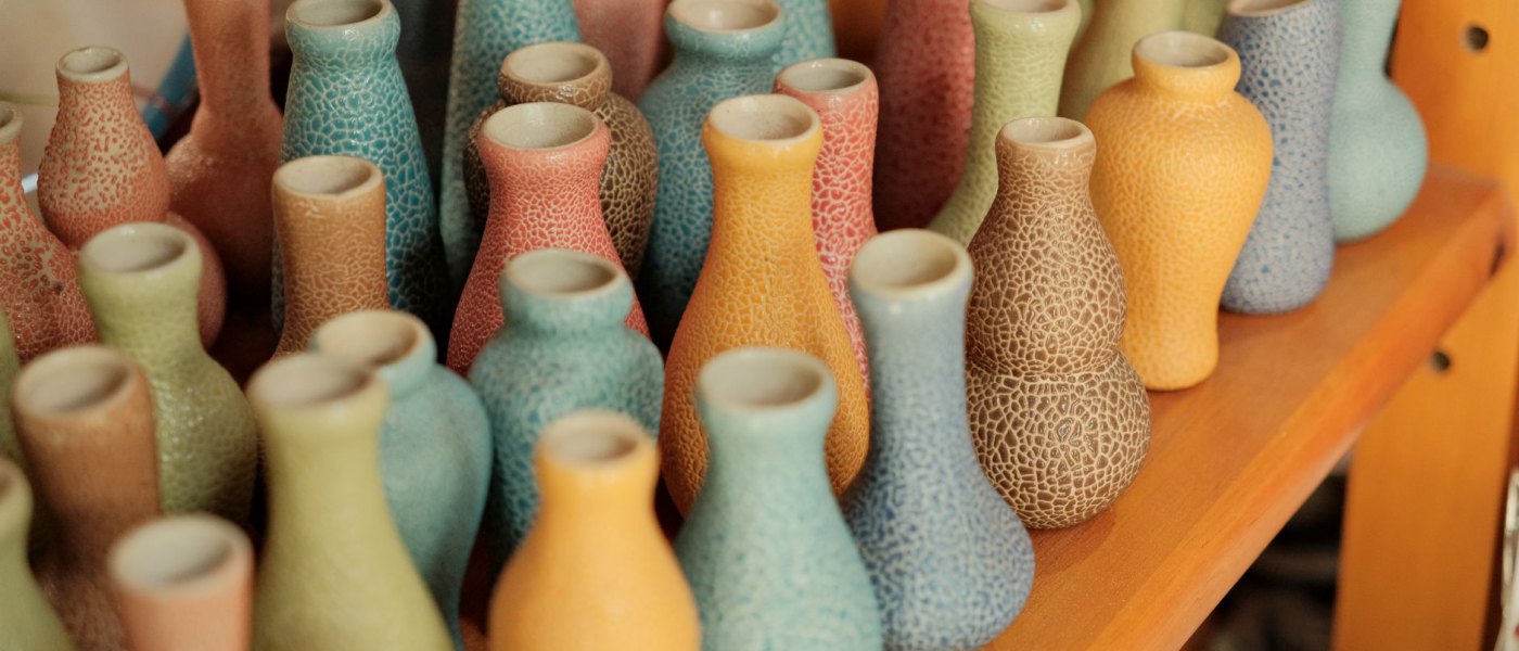Vases et céramiques : composer une collection qui a du sens